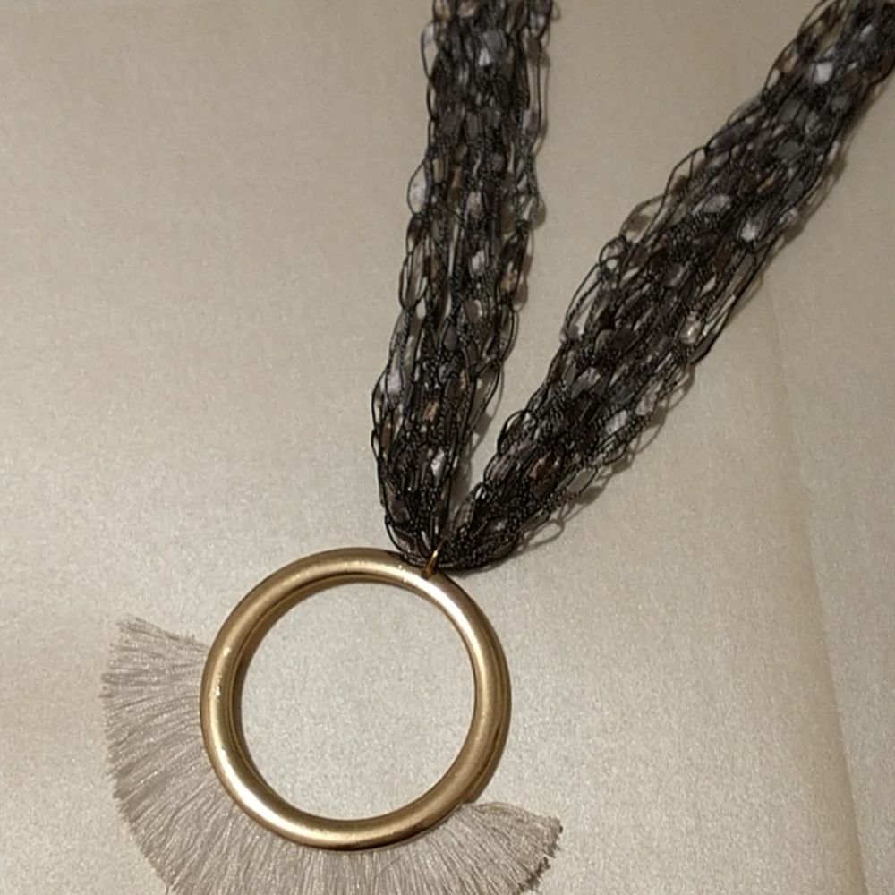 Ladder Ribbon Necklace! - Picture 3 of 10